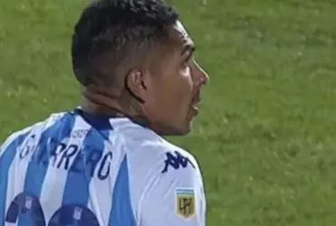 El delantero peruano estuvo involucrado en una jugada que reclamó todo Aucas