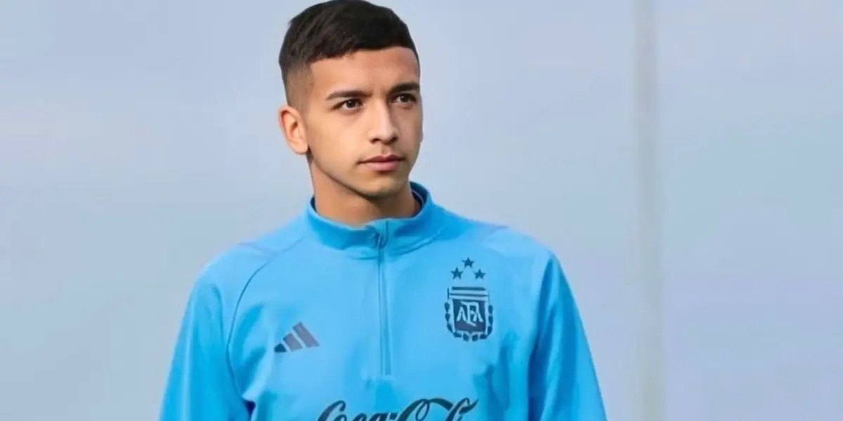El juvenil jugó el Sudamericano a principio de año con la Selección de Chile, ahora juega la Copa del Mundo con Argentina