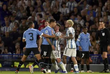 El volante de la Selección Argentina se refirió al episodio con el jugador de la Celeste.