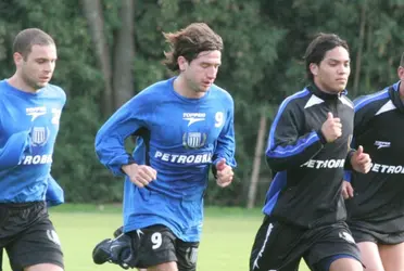 Salió de la cantera de la Academia y tuvo un gran rendimiento en las categorias menores de la Selección Argentina